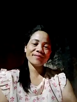 Snapshot of molly-xx chatting on April 25, 2026, 6:05 pm molly-xx online show from April 25, 2026, 6:05 pm
