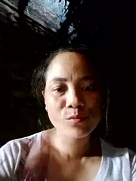 Snapshot of molly-xx chatting on April 28, 2026, 5:34 am molly-xx online show from April 28, 2026, 5:34 am
