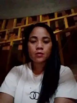 Snapshot of molly-xx chatting on April 30, 2026, 9:41 pm molly-xx online show from April 30, 2026, 9:41 pm