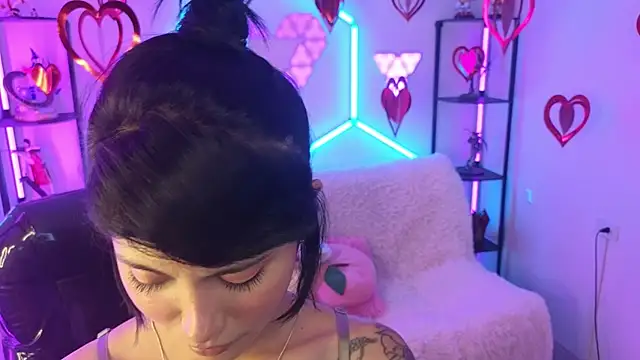 ivonne heaven online show from February 15, 2026, 9:58 pm