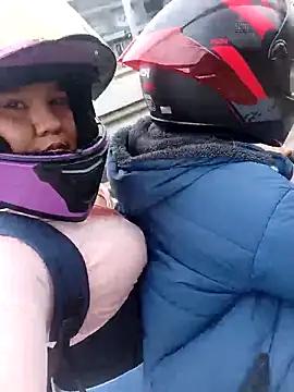 ZoeParcker online show from March 30, 2026, 7:04 pm