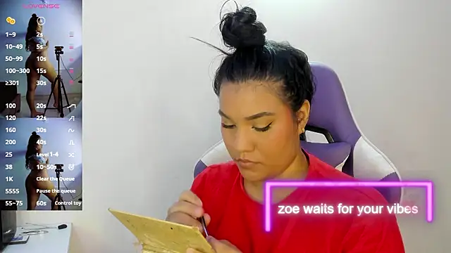 ZoeParcker online show from February 25, 2026, 7:25 pm