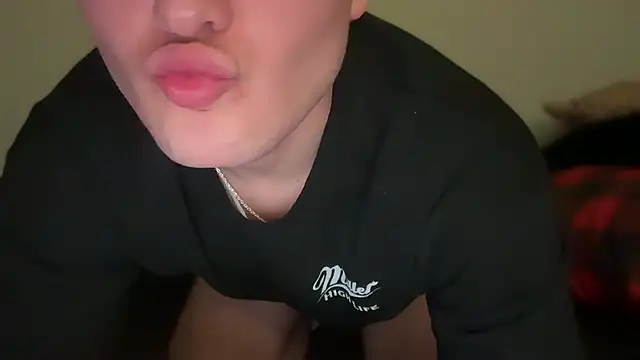 Snapshot of maxxboyyy chatting on June 24, 2026, 12:42 am maxxboyyy online show from June 24, 2026, 12:42 am
