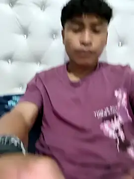 Snapshot of Emadridr chatting on March 1, 2026, 9:42 am Emadridr online show from March 1, 2026, 9:42 am