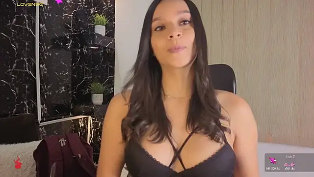 Hanna Williams   online show from March 20, 2026, 3:29 am