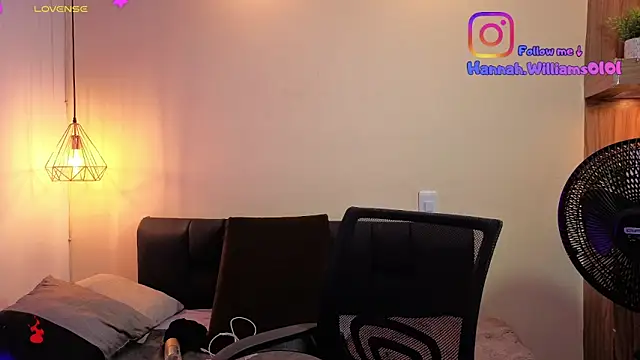 Hanna Williams   online show from March 9, 2026, 2:59 am