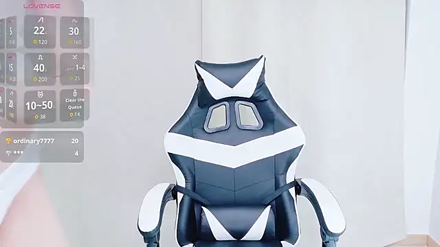 yuna00xx00 online show from March 3, 2026, 1:07 pm