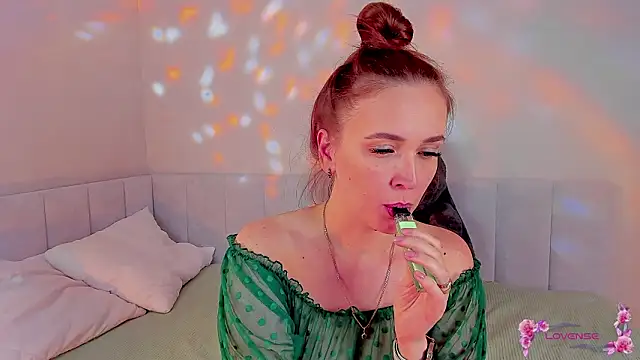 Snapshot of she_wolf chatting on March 24, 2026, 2:17 pm she wolf online show from March 24, 2026, 2:17 pm