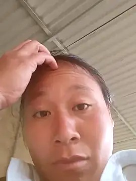 Snapshot of plump-bums chatting on February 18, 2026, 1:36 am plump-bums online show from February 18, 2026, 1:36 am