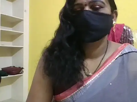 Snapshot of anu-reddyy chatting on April 18, 2026, 4:37 am anu-reddyy online show from April 18, 2026, 4:37 am