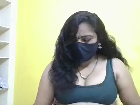 Snapshot of anu-reddyy chatting on April 17, 2026, 5:10 am anu-reddyy online show from April 17, 2026, 5:10 am