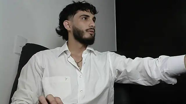 LovexJuxn8 online show from February 23, 2026, 7:14 pm