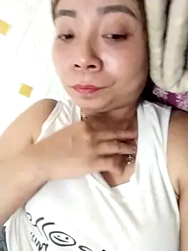 Snapshot of cute-shine chatting on May 6, 2026, 12:31 pm cute-shine online show from May 6, 2026, 12:31 pm