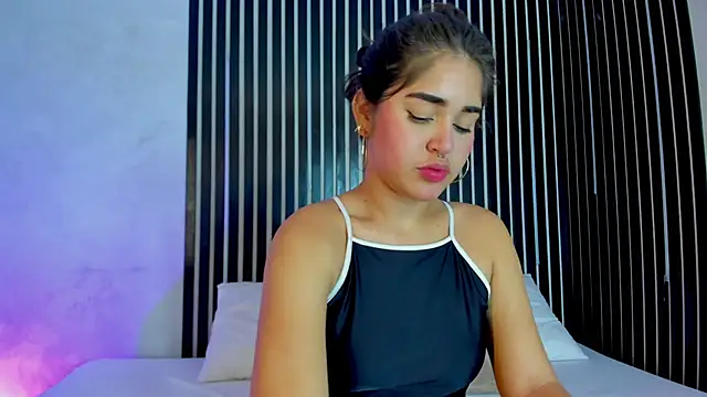 melodyphillips 2  online show from February 27, 2026, 5:29 am