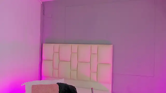 Snapshot of Zaphiro__Sky chatting on March 23, 2026, 8:47 am Zaphiro Sky online show from March 23, 2026, 8:47 am