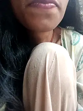 Snapshot of Desi_Couple_P chatting on May 7, 2026, 12:48 am Desi Couple P online show from May 7, 2026, 12:48 am