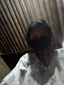Snapshot of Desi_Couple_P chatting on April 21, 2026, 3:29 pm Desi Couple P online show from April 21, 2026, 3:29 pm