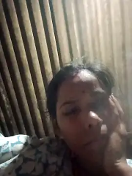 Snapshot of Desi_Couple_P chatting on May 3, 2026, 3:04 pm Desi Couple P online show from May 3, 2026, 3:04 pm