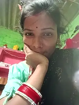 Snapshot of Desi_Couple_P chatting on May 1, 2026, 4:12 pm Desi Couple P online show from May 1, 2026, 4:12 pm