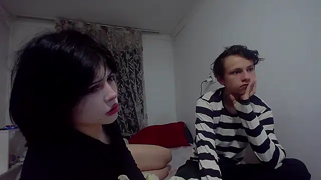 Snapshot of MegaanCollins chatting on April 15, 2026, 5:39 pm MegaanCollins online show from April 15, 2026, 5:39 pm