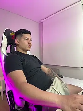  robertobaggioo online show from February 16, 2026, 12:26 pm