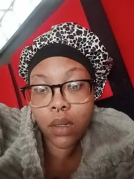 ShantelBootyBoobs online show from July 21, 2026, 7:10 am