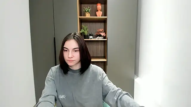 FelicaCarignan online show from February 12, 2026, 11:43 am