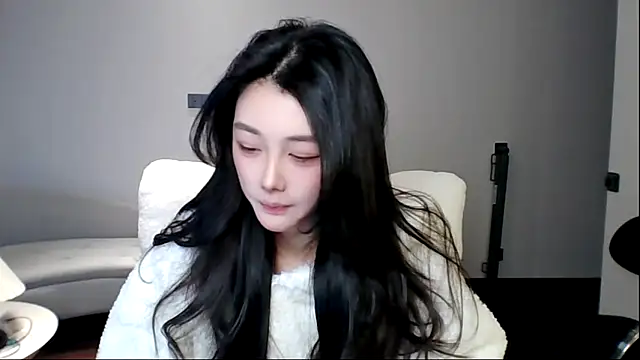 MedeLineayr online show from March 8, 2026, 5:05 pm