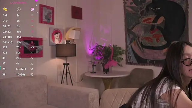 JanelBitther online show from June 14, 2026, 8:43 pm