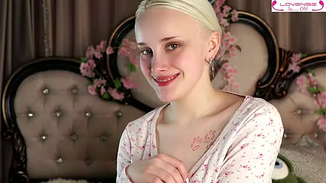 Snapshot of KirstinMcgeady chatting on May 3, 2026, 11:15 am KirstinMcgeady online show from May 3, 2026, 11:15 am