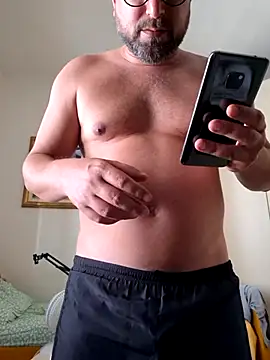 Snapshot of cetriolino chatting on June 3, 2026, 1:23 pm cetriolino online show from June 3, 2026, 1:23 pm