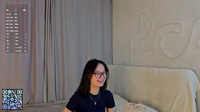 Snapshot of BeatrisRosel chatting on April 15, 2026, 6:34 pm BeatrisRosel online show from April 15, 2026, 6:34 pm