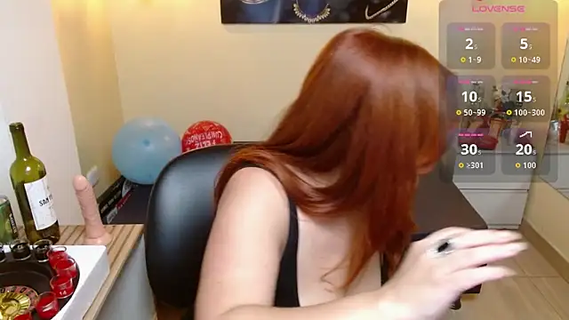 Snapshot of Eve_Bennett chatting on April 20, 2026, 6:31 pm Eve Bennett online show from April 20, 2026, 6:31 pm