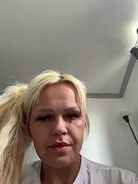 BlondeMilfXo online show from May 14, 2026, 10:23 am