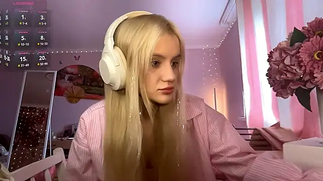 MelissaZaria online show from May 15, 2026, 6:33 am