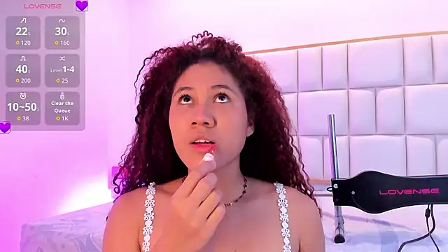 Snapshot of Violetta-foxx chatting on March 10, 2026, 7:51 pm Violetta-foxx online show from March 10, 2026, 7:51 pm