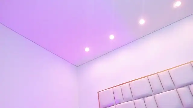 Snapshot of Violetta-foxx chatting on April 6, 2026, 7:26 pm Violetta-foxx online show from April 6, 2026, 7:26 pm