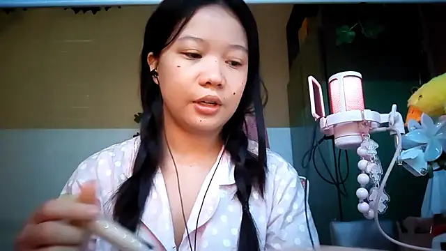 DebbiRexwinkle online show from February 19, 2026, 6:10 am