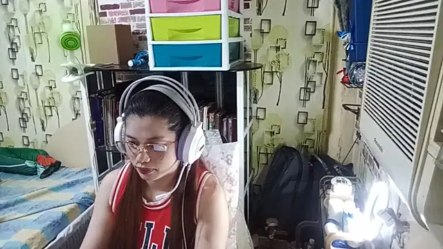 Snapshot of TennieReichow chatting on March 28, 2026, 1:39 am TennieReichow online show from March 28, 2026, 1:39 am