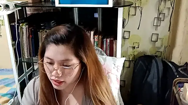 Snapshot of TennieReichow chatting on March 20, 2026, 1:06 am TennieReichow online show from March 20, 2026, 1:06 am