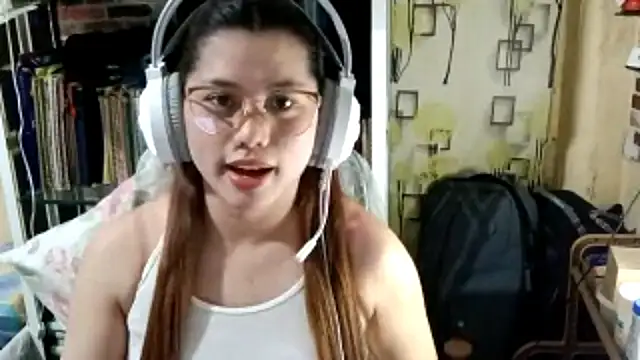 Snapshot of TennieReichow chatting on March 24, 2026, 12:16 pm TennieReichow online show from March 24, 2026, 12:16 pm