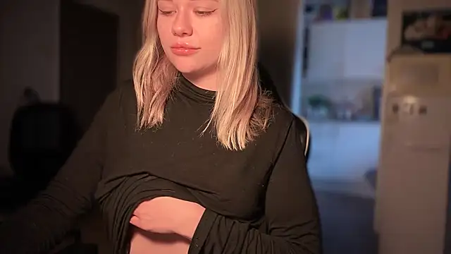 Leylia Lily online show from March 4, 2026, 12:13 pm