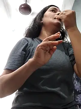 Snapshot of Anushka_Singh0 chatting on April 26, 2026, 7:16 am Anushka Singh0 online show from April 26, 2026, 7:16 am