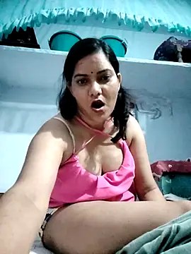 Snapshot of Anushka_Singh0 chatting on April 13, 2026, 7:40 pm Anushka Singh0 online show from April 13, 2026, 7:40 pm