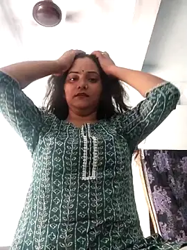 Snapshot of Anushka_Singh0 chatting on April 1, 2026, 10:05 am Anushka Singh0 online show from April 1, 2026, 10:05 am