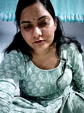 Snapshot of Anushka_Singh0 chatting on April 2, 2026, 5:41 pm Anushka Singh0 online show from April 2, 2026, 5:41 pm