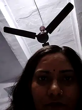 Snapshot of Anushka_Singh0 chatting on May 4, 2026, 4:21 pm Anushka Singh0 online show from May 4, 2026, 4:21 pm