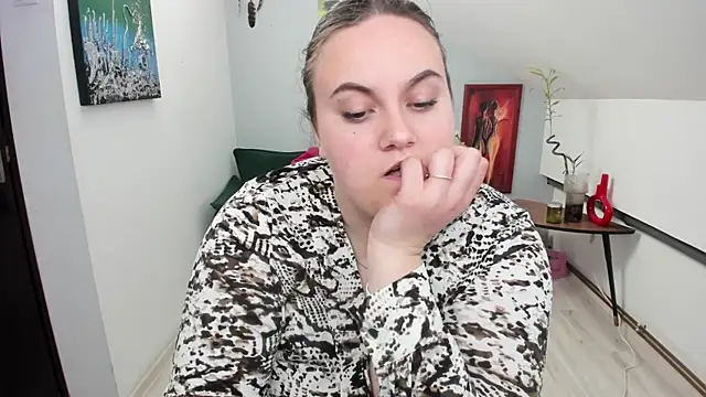 ElviraJoness online show from March 30, 2026, 7:15 pm