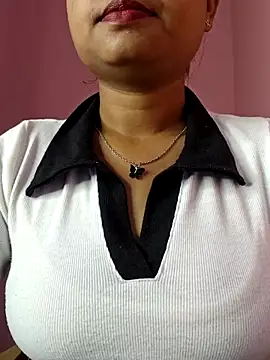 queen liza  online show from February 13, 2026, 6:24 am