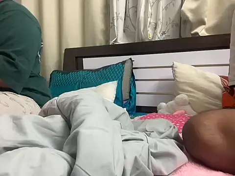 litt couple online show from February 21, 2026, 6:21 pm